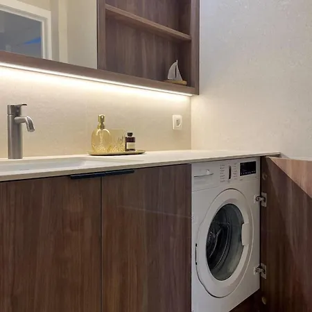 Huswell - Renovated Beachfront Apartment Blankenberge
