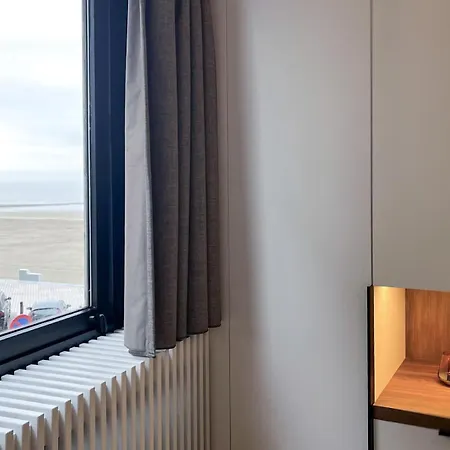 Apartment Huswell - Renovated Beachfront